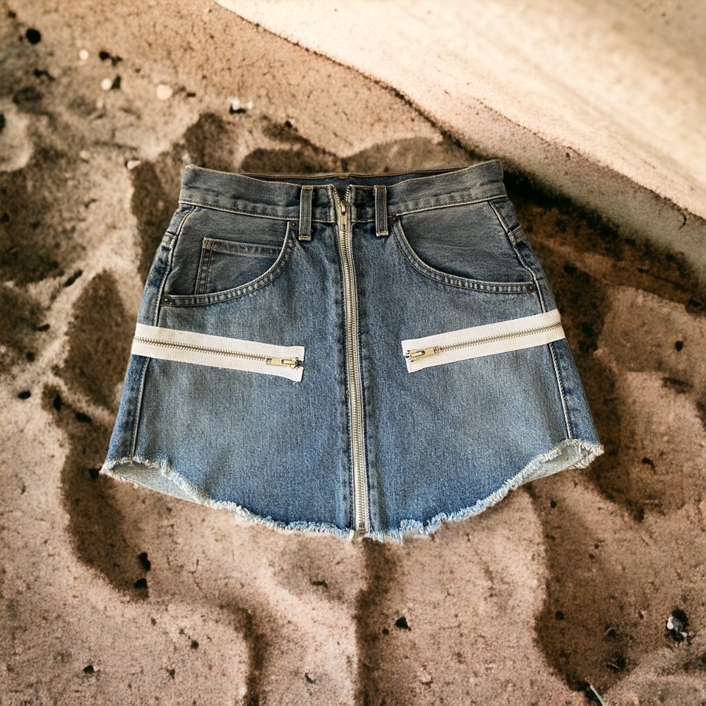 Carmar Denim Mini Skirt Zippers size 25 xs